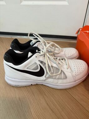 Nike White and Black Low-Top Trainers